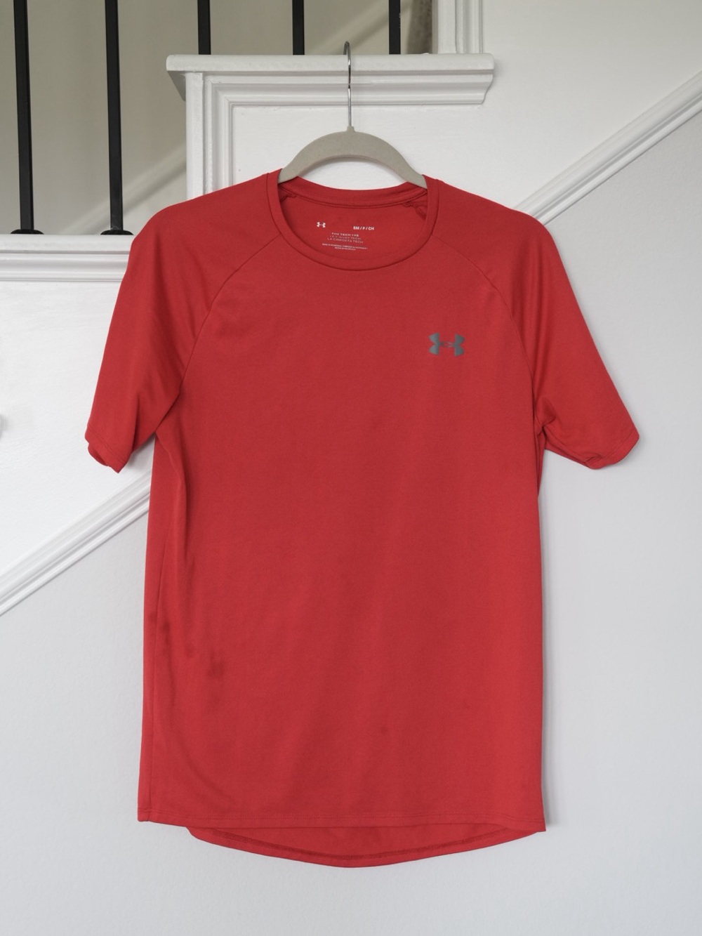 Under Armour HeatGear Tech Tee Red Athletic Performance Shirt Men’s Small